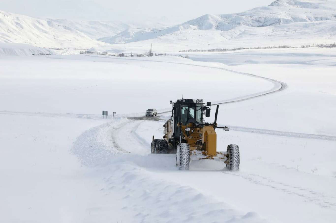 Kar ve tipi nedeniyle 3 ilde 772 köy yolu ulaşıma kapandı